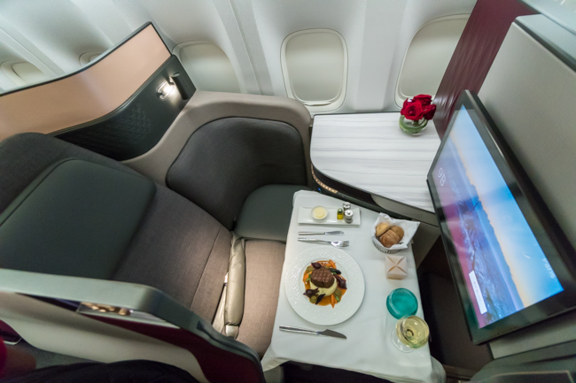 review qatar airways qsuites business class