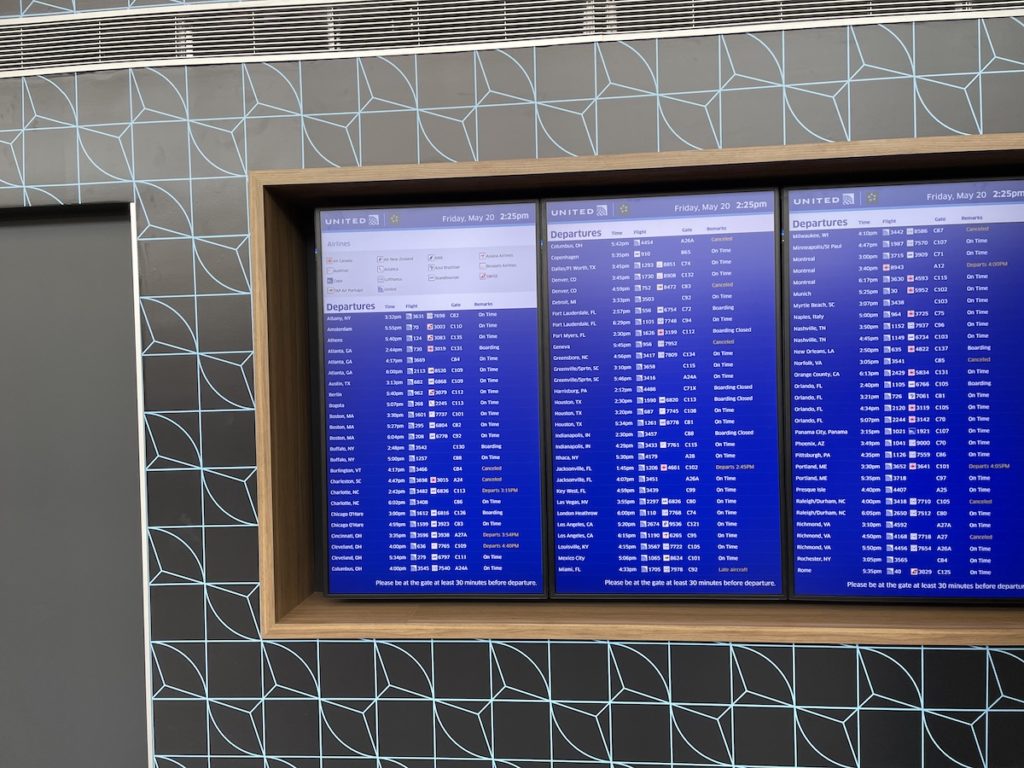 a screen with a blue and white screen